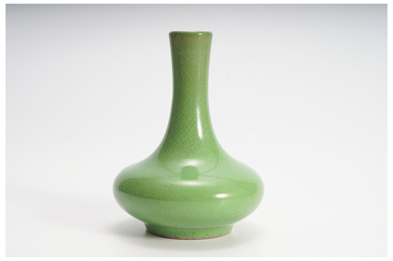公式通販中国古玩　古美術　時代　緑釉観音小瓶　唐物　高さ11ｃｍ径9ｃｍ 清